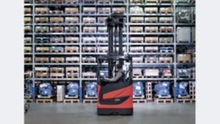 The Linde R10 B to R25 reach trucks with a chassis width of 1,270 millimetres are now available as Li-ION versions.