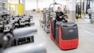 The new tow tractors Linde P40 C, P40 C B and P60 C from Linde Material Handling