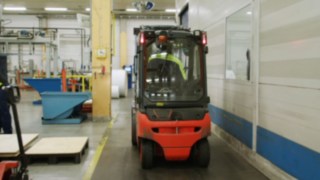 The Linde Safety Guard in action at Smurfit Kappa LithoPac. Linde Safety Guard at Smurfit Kappa LithoPac