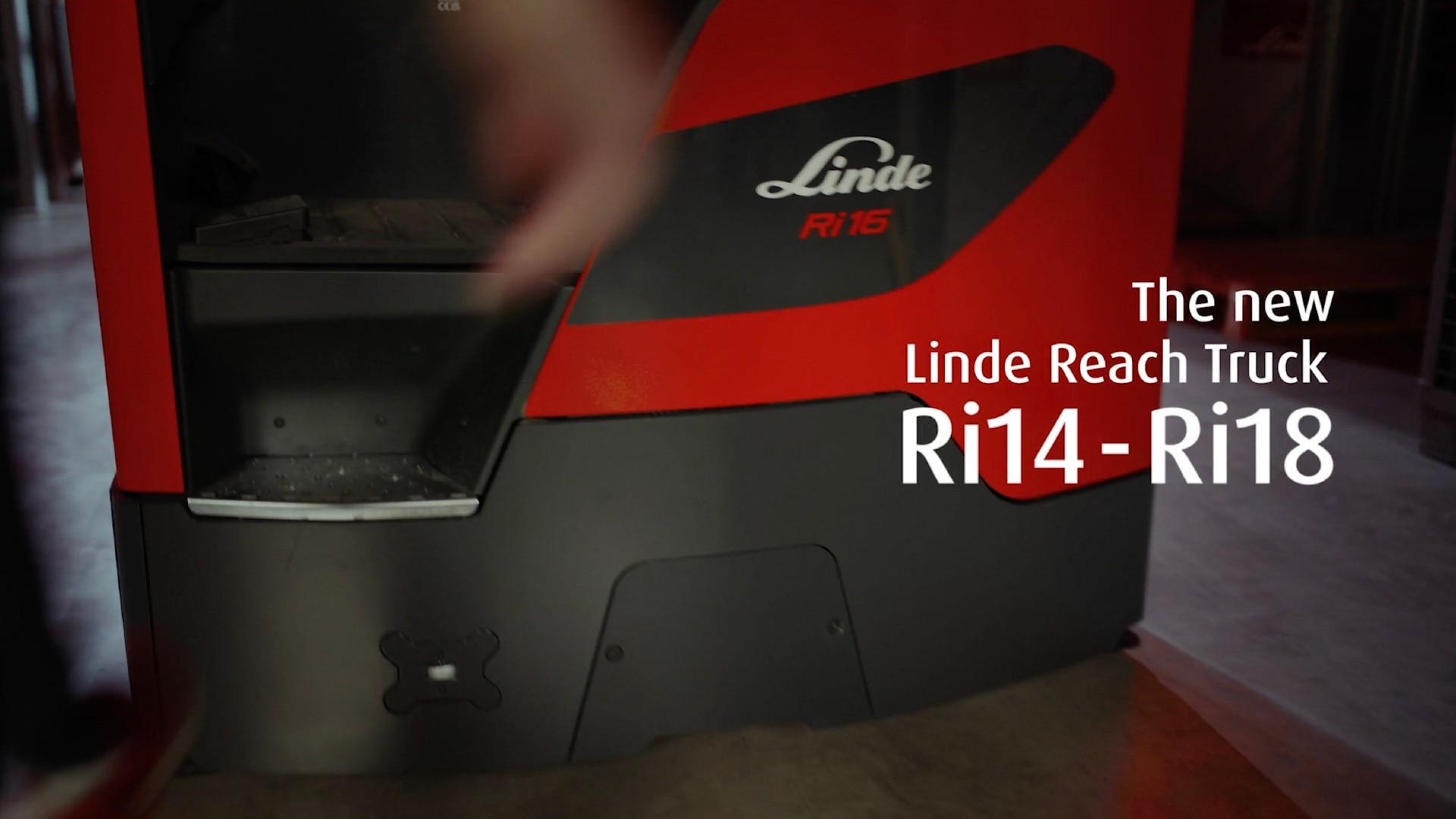 New reach trucks Ri14 – Ri18 | Linde Material Handling