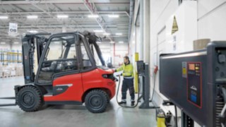 Linde forklift X45 during charging