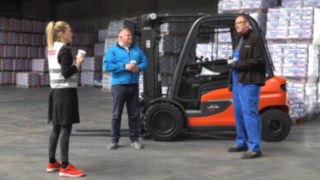 HASIT tests the X35 counterbalanced truck from Linde. Video about the X35 from Linde Material Handling