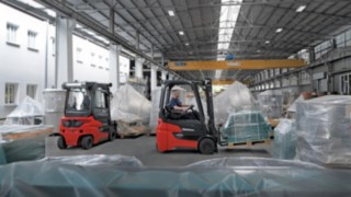 Electric forklift trucks Xi16 – Xi20 by Linde Material Handling. Electric forklift trucks Xi16 – Xi20 by Linde Material Handling.