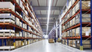 When it comes to the development and implementation of an automation solution, Linde supports its customers with its own Implementation Team. Employees on site in the warehouse
