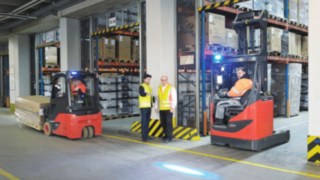 Measures implemented by the Linde Safety Scan are checked on site Inspection of the Blue spot by two people in a warehouse