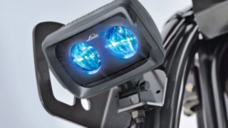 Der Linde BlueSpot™ from Linde Material Handling uses a warning light to signal when trucks are approaching.