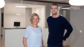 Pontus Segmark and Emma Hallman are involved with the work on Linde’s automated trucks at Fagerhults Belysning